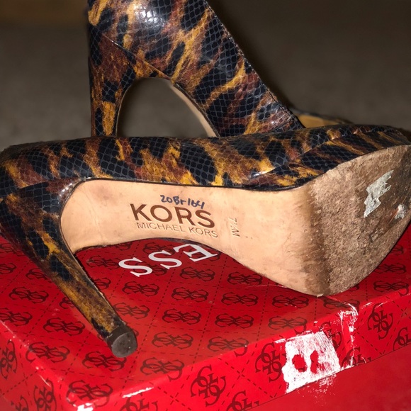 Michael Kors - Picture 3 of 3